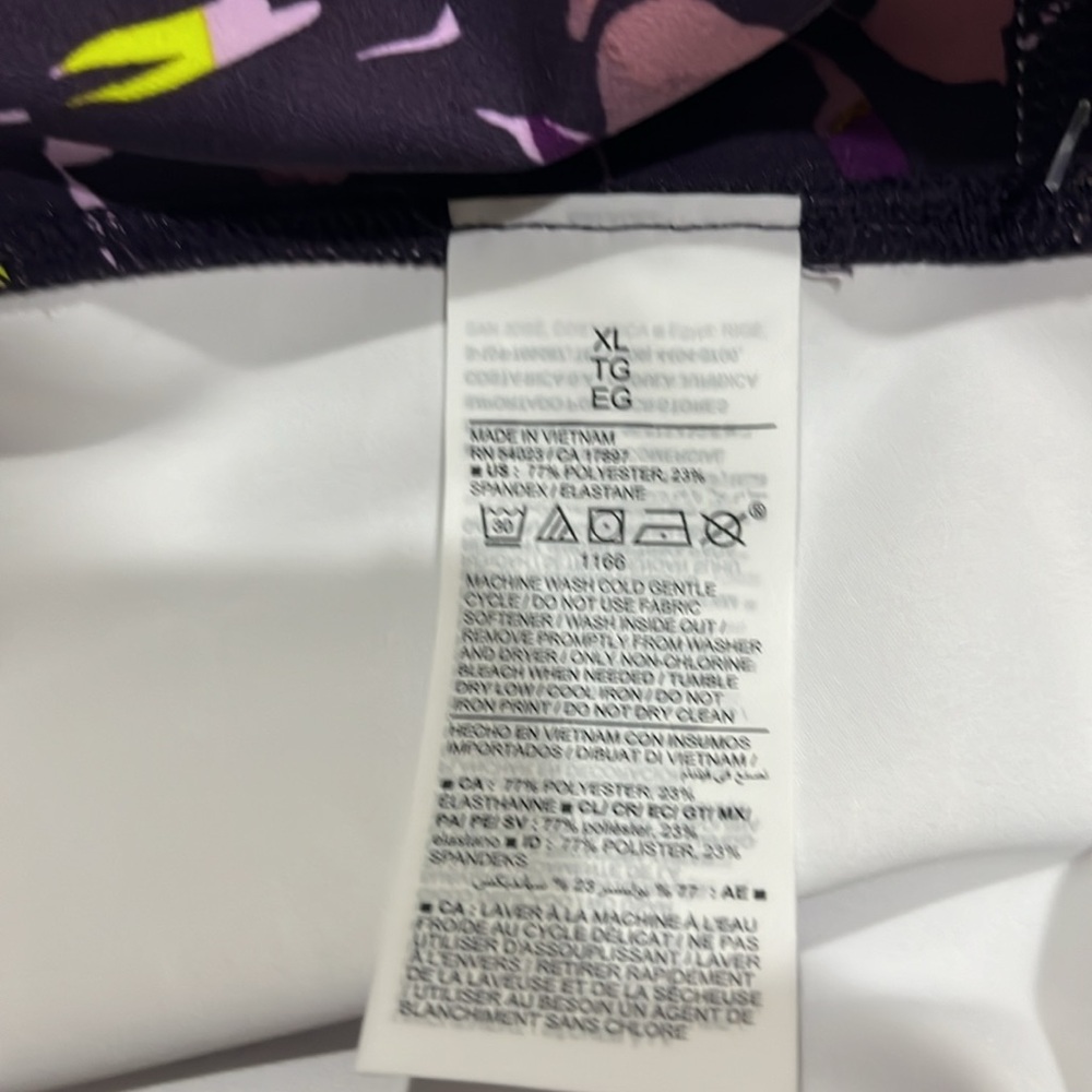 Old Navy Workout Leggings NEVER WORN - Picture 3 of 3